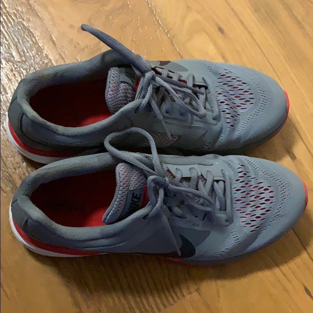 NIKE TRI FUSION RUNNING SHOES